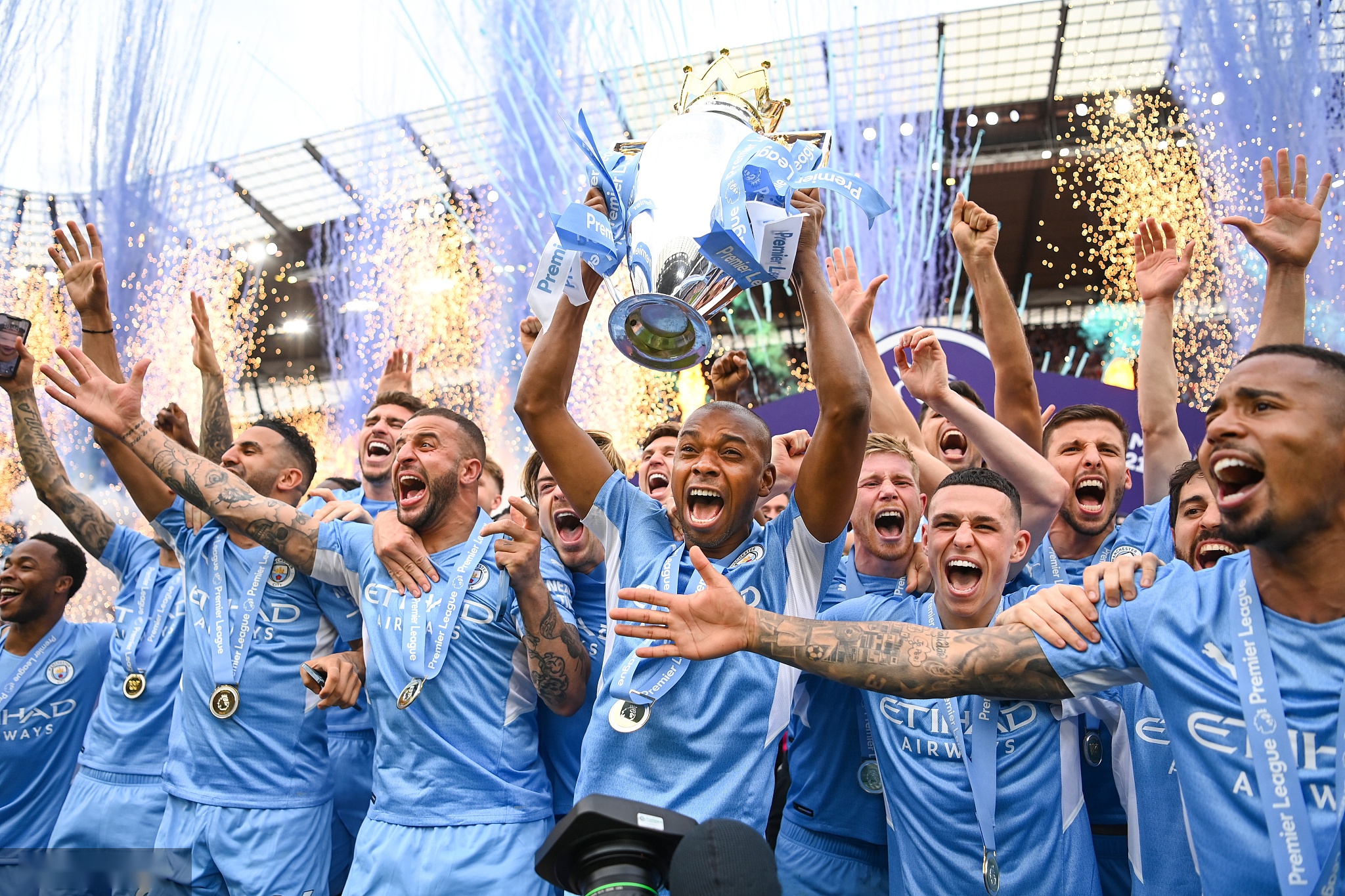 高压逼抢的 高压逼抢的